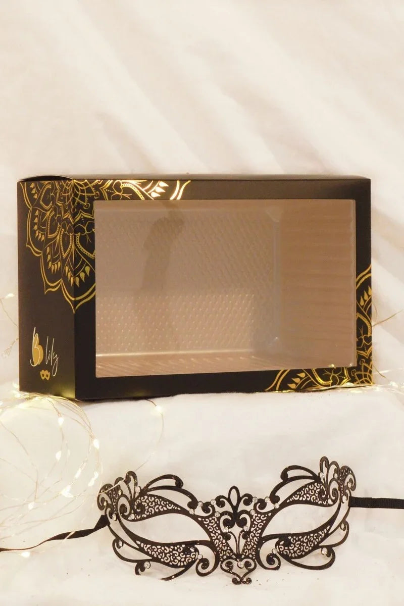 Venetian arabesque mask