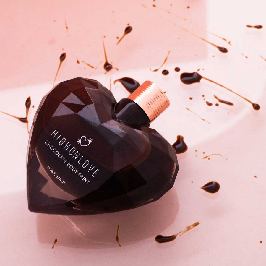 Peinture Corporelle au Chocolat Noir par HIGH ON LOVE