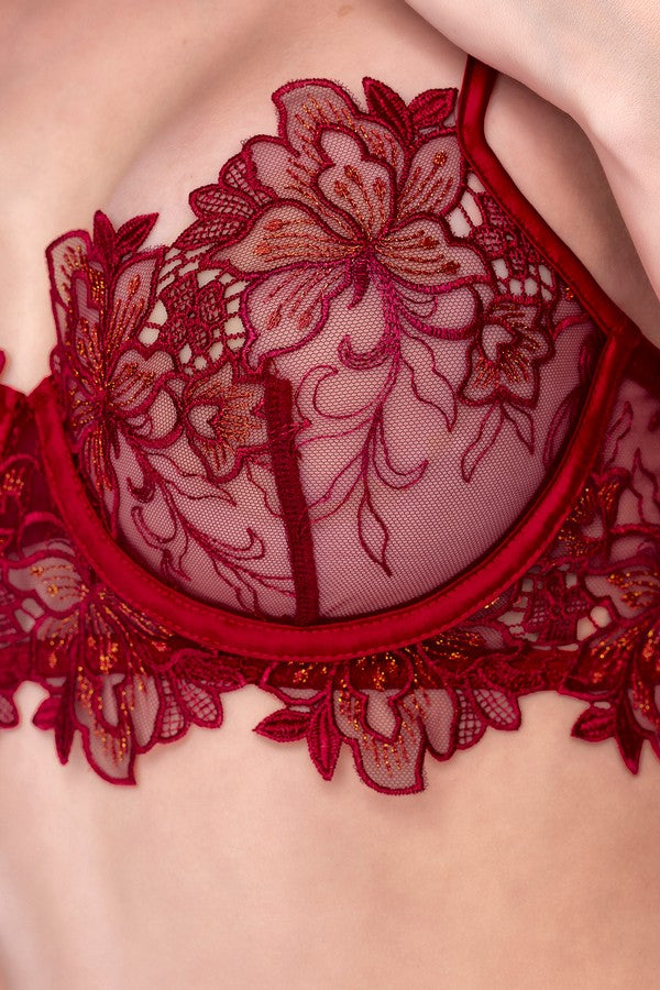 Rosewood embroidered set