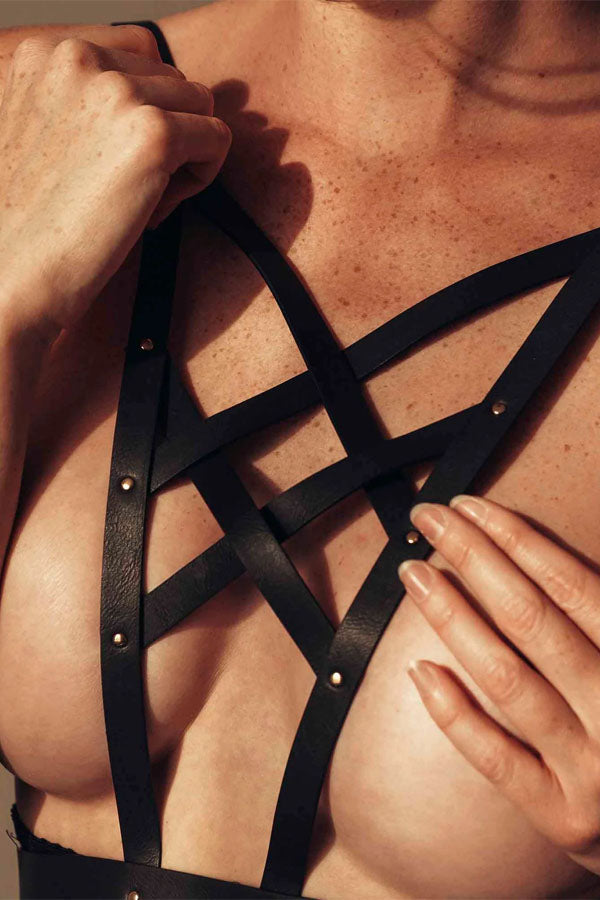 Maze Cross Harness